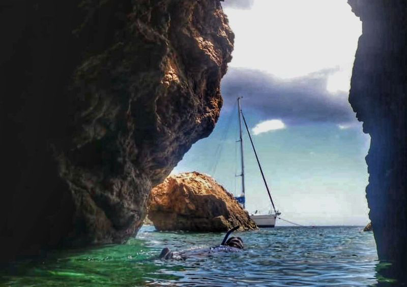 Yacht charter blog - exploring the caves of norman island