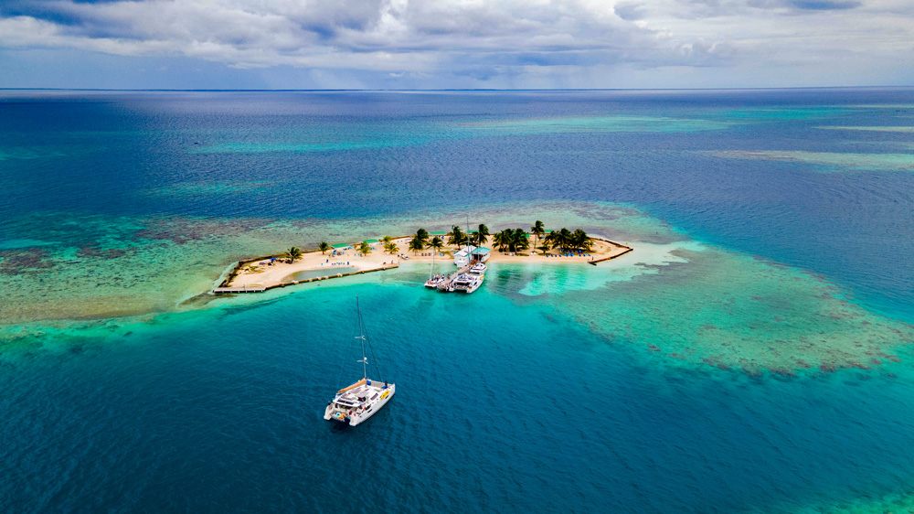 Yacht charter blog - Belize by the cabin catamaran charters