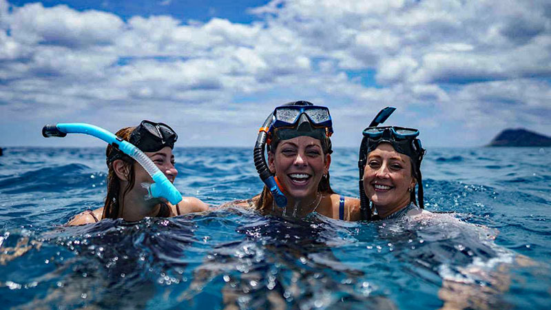 Yacht charter blog - Happy Snorkelers