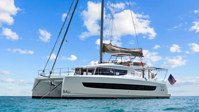 Yacht charter blog - Catamaran Mah Na Mah Na