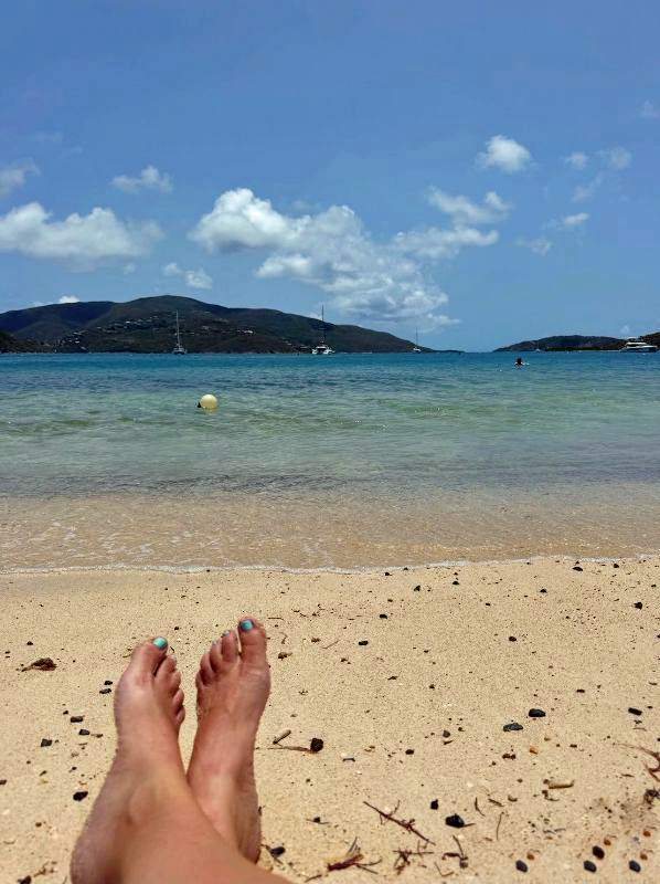 Tan feet
