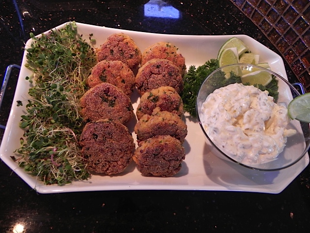 Appetizer: Spicy Salmon Cakes with Mango Tartar Sauce